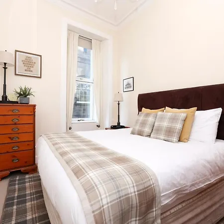 Joivy Fantastic New Town Flat With Shared Garden * Edinburgh