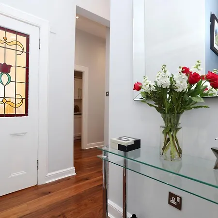 Joivy Fantastic New Town Flat With Shared Garden *