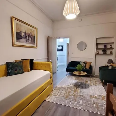 Leith Spectacular By Sensational Short Lets & Serviced With 6 Separate Beds & 2 Baths *