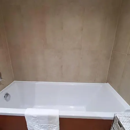 Apartmán 2 Bed Aprtmt- Waterfront, 5 Beds, Parking *