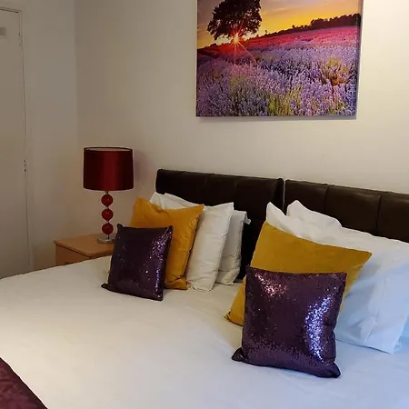 Sleeps 6 On Separate Beds, 4 Smart Tvs, Netflix