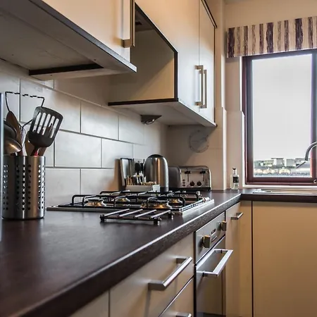 The Knight By Mansley Aparthotel
