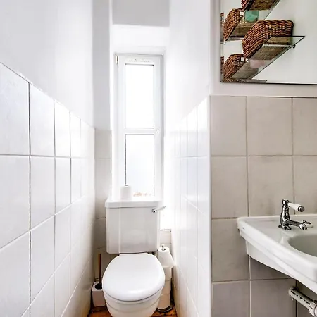 Guestready - Beautiful Period Flat By City Center *