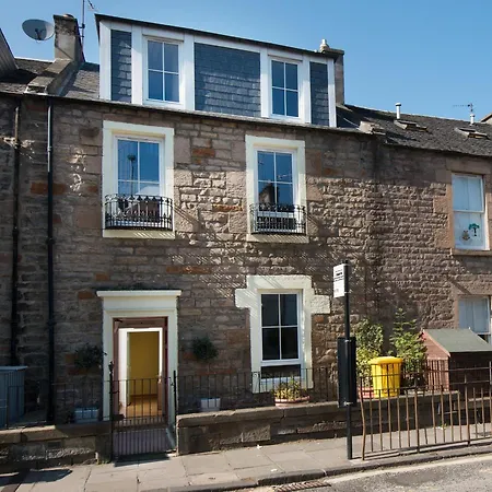 7 Bedroom Townhouse Edinburgh