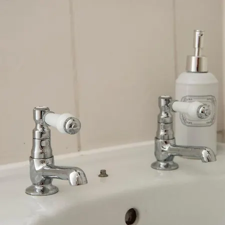 شقة Guestready - Beautiful Period Flat By City Center إدنبرة