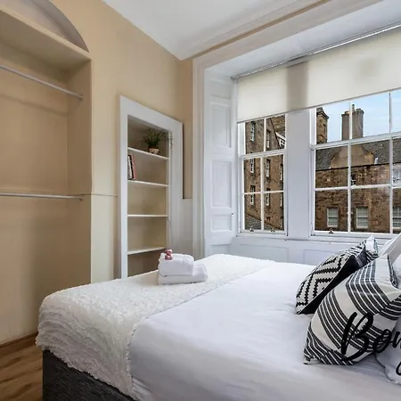 Royal Mile 4br-3ba - Views & Free Parking By Bonjour Residences Apartment