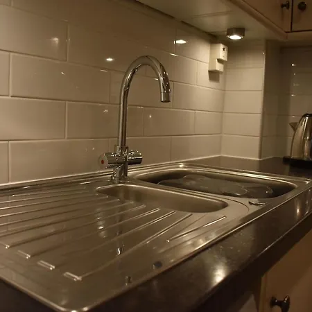 2br In Heart Of Old Town. Castle View + Royal Mile شقة *