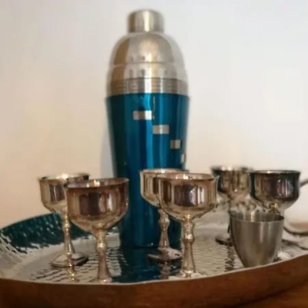 Fringe Base With Garden Near The Meadows *