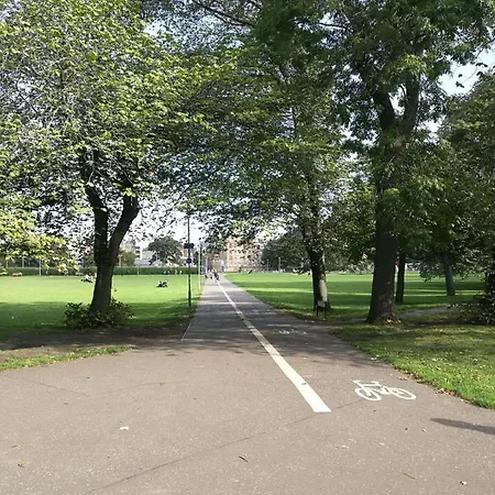 아파트 Fringe Base With Garden Near The Meadows