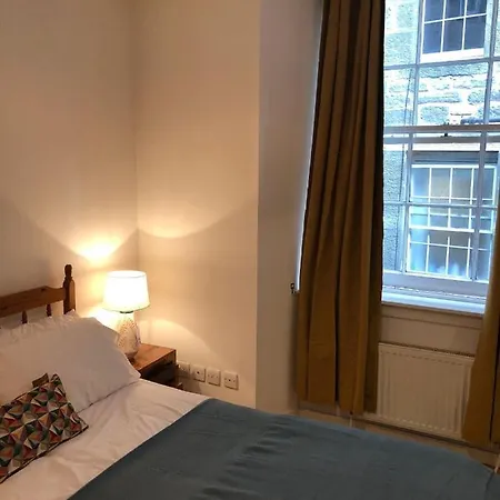 The Edmonstone's Appartement