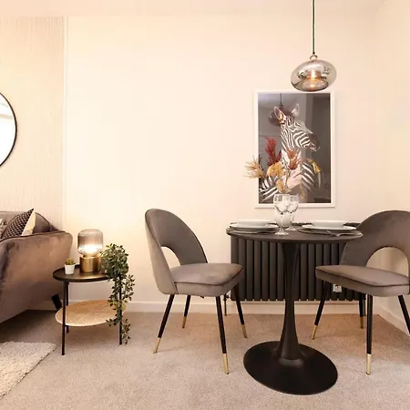 Joivy Modern 1 Bed Flat In West End, Close To Princes Gardens 公寓 *