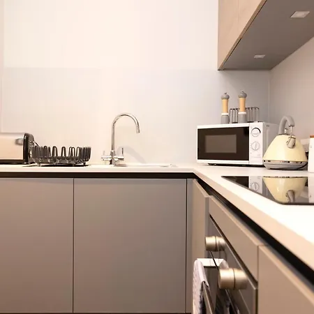 Апартаменты Joivy Sophisticated Near Castle *