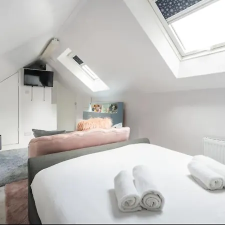 Modern Studio In Dean Village Near City Centre