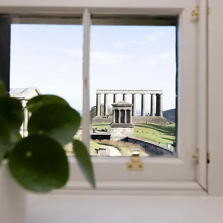 Joivy Observatory House & *