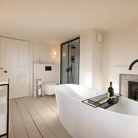 Joivy Observatory House & Edinburgh