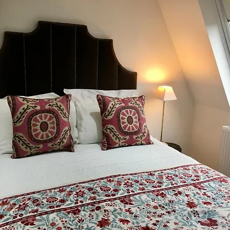 Antler Guest house