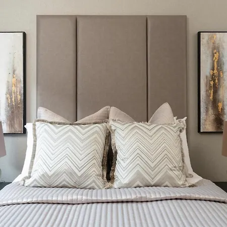 Luxury Georgian Retreat - Hot Tub - Patio Hotel