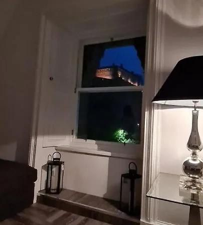 Castle Terrace 1 Bed Looking Onto Castle - Sleeps Upto 4 Edimburgo