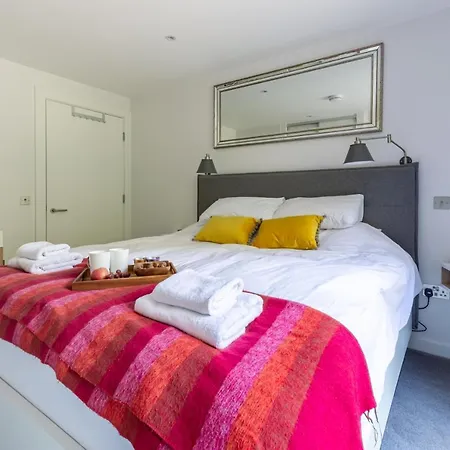 Castle View Luxury 1 Bed Flat *