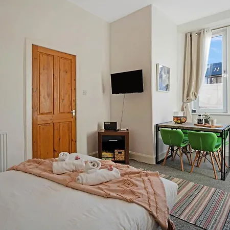 Cozy With Character Logie Main Door Flat Διαμέρισμα