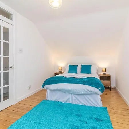 Pass The Keys 2 Beds Flat With Private Entrance In Centre - Sleeps 4
