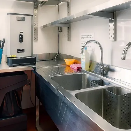 Princes Street Hostel *