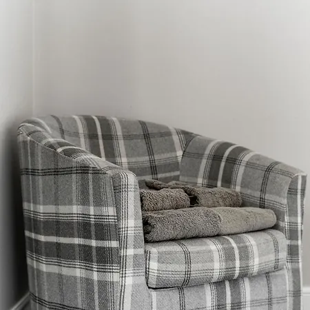 Apartment Amazing - Cables Wynd Near The Shore - Free Parking *