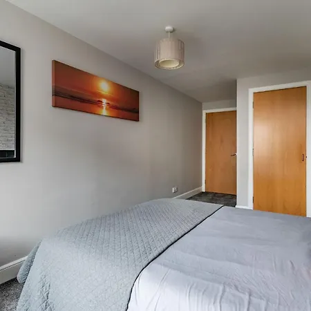 Apartment Amazing - Cables Wynd Near The Shore - Free Parking *