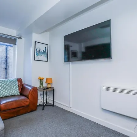 Beautiful 1-bed Near Castle Edynburg