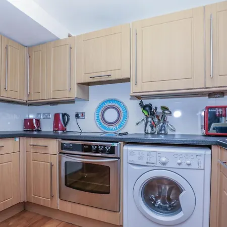 Beautiful 1-bed Near Castle Appartement *