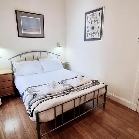 The Guards 에든버러