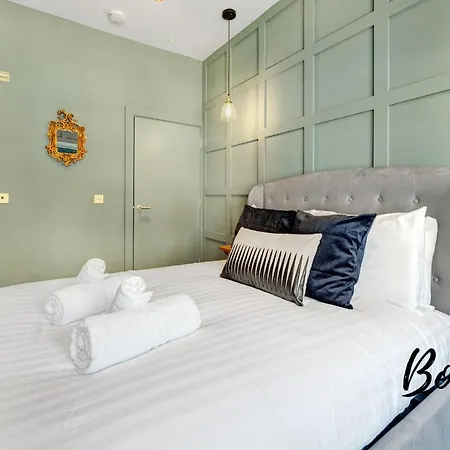 Grassmarket Luxury No. 2 - 3br-2ba - Free Parking By Bonjour Residences Edinburgh