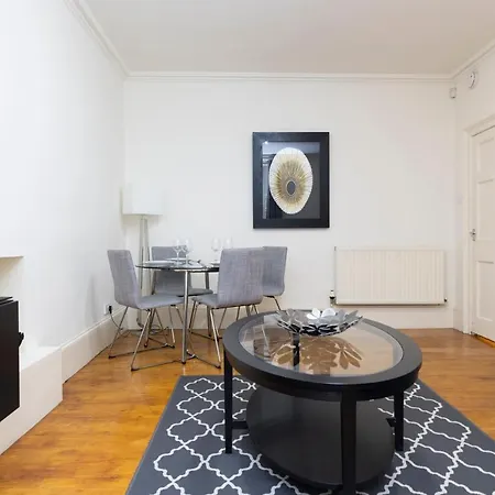Altido Astonishing And Airy 1br Apt Right In The Centre