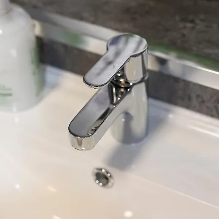 48 Gilmore Place Residences Hotel *