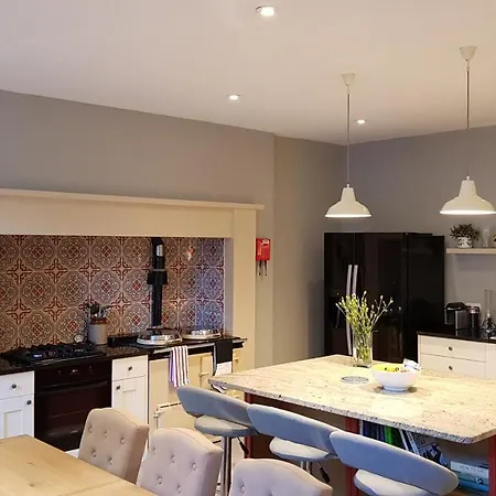 Gorgeous 3-bedroom *