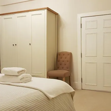 Gorgeous 3-bedroom *