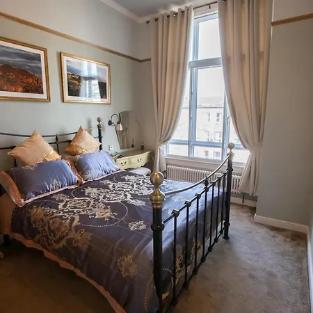 1 Bedroom Apartment *