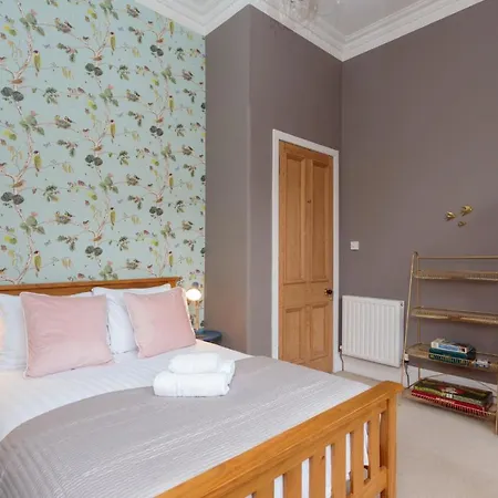 South Learmonth Gardens