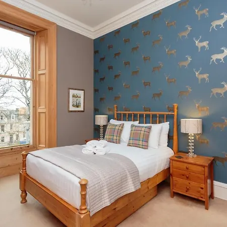 South Learmonth Gardens