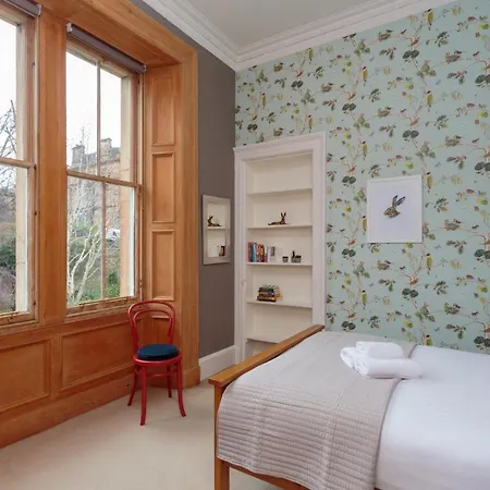 South Learmonth Gardens *