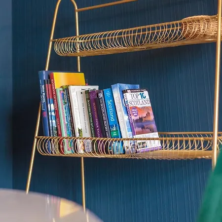 South Learmonth Gardens Apartman