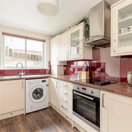 Stunning 1 Bed At Holyrood Palace & Arthurs Seat *