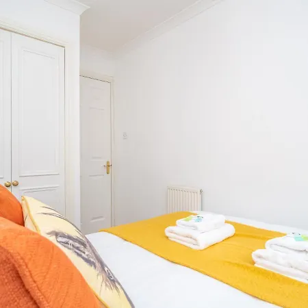 Pass The Keys Homely And Bright 2Beds Flat With Free Parking * Edinburgh