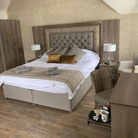 The Stair Arms 3* Pathhead