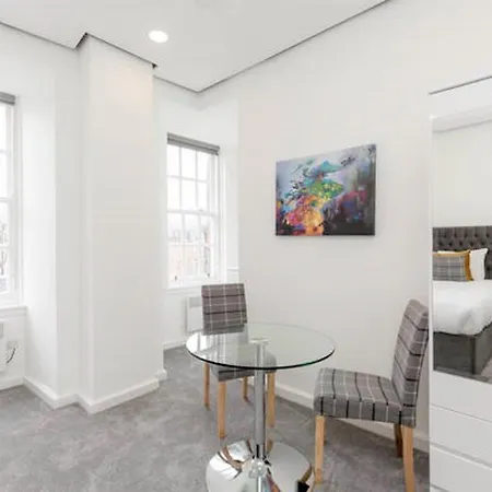 Gorgeous Studio At The Heart Of Old Town Lejlighed Edinburgh