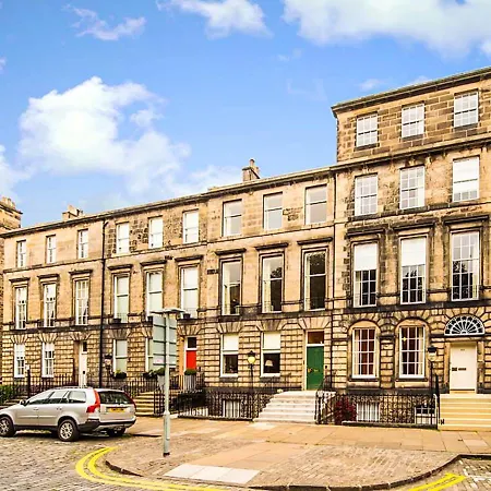 Beautiful Centre Georgian 4 Bed Townhouse With Private Garden Edinburgh