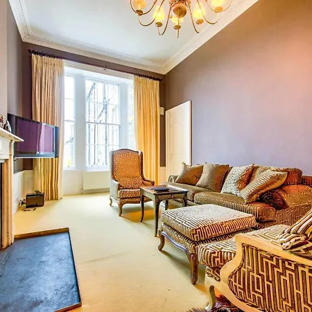 Beautiful Centre Georgian 4 Bed Townhouse With Private Garden * Edinburgh