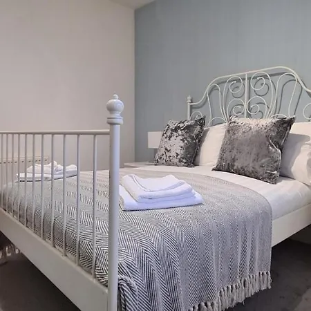 Pass The Keys Spacious 3beds Flat Near Centre - Free Parking * אדינבורו