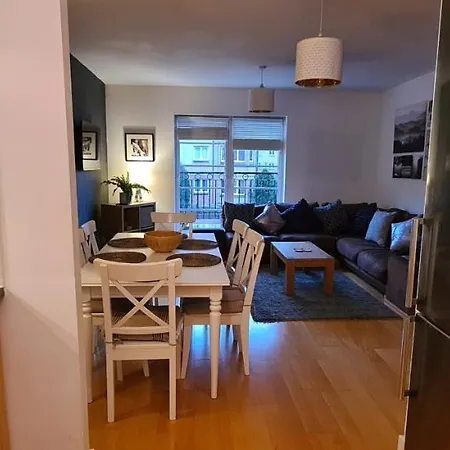 Pass The Keys Spacious 3beds Flat Near Centre - Free Parking דירה