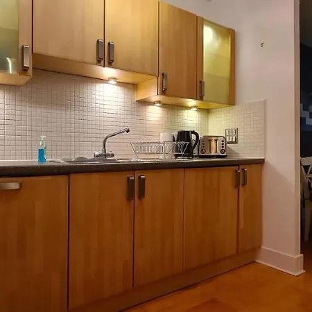 Pass The Keys Spacious 3beds Flat Near Centre - Free Parking 公寓